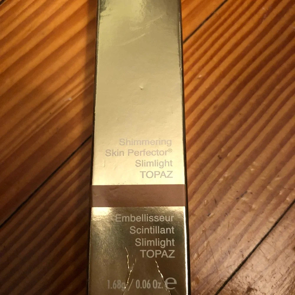 BECCA Shimmering Skin Perfector